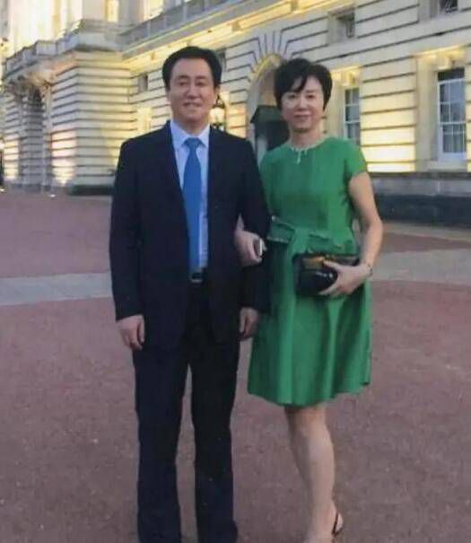 继《重塑马文》入围威尼斯电影节和法国电影凯撒奖之后，安妮•芳婷再度与伊莎贝尔•于佩尔合作